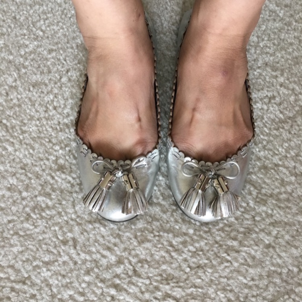 Tory Burch Metallic Flats. 6.5. Silver. - Picture 5 of 6